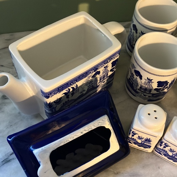 Blue Willow Pagoda Set - Picture 8 of 10